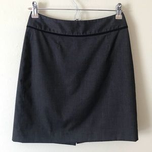 P00 Banana Republic Charcoal Suit Skirt